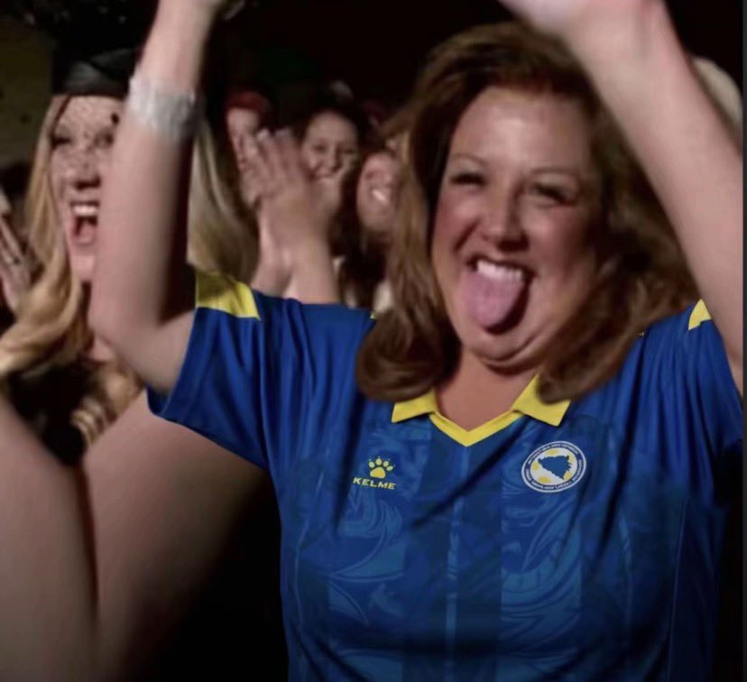 onikasss tweet media