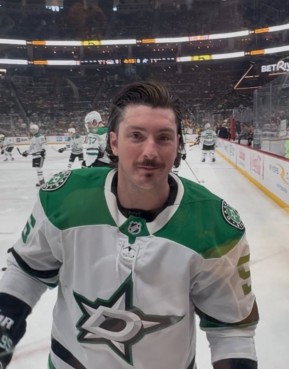 x - Megan 🏈🏒 tweet media