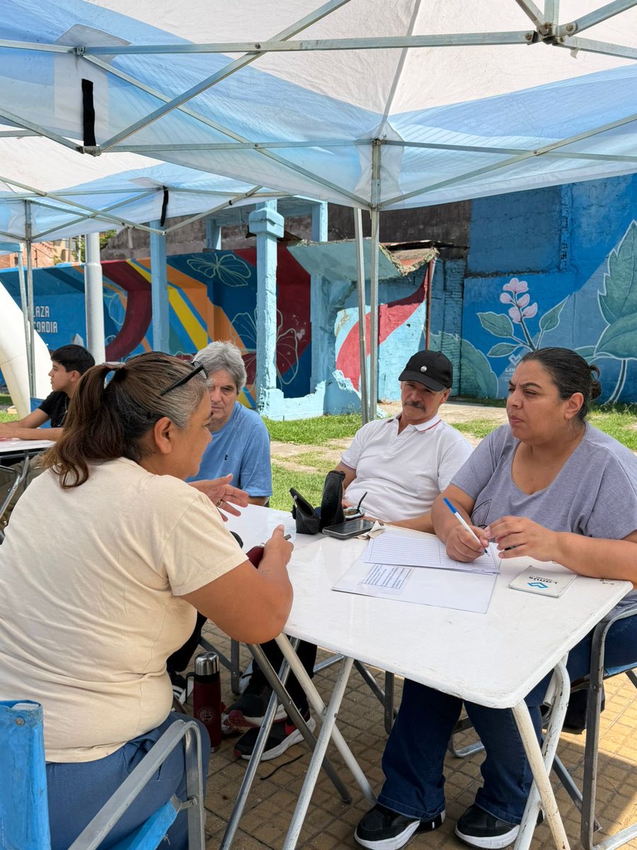 FPLanusHCD's tweet photo. Participamos del Operativo Territorial “Lanús Tu Gobierno” en la Plaza Concordia Valentín Alsina.
Acercamos el @hcdlanus a los vecinos y vecinas para escuchar sus ideas y propuestas para mejorar el barrio con el objetivo de construir entre todos y todas 

#LaCiudadQueNosMerecemos https://t.co/2JcJhm9XJC