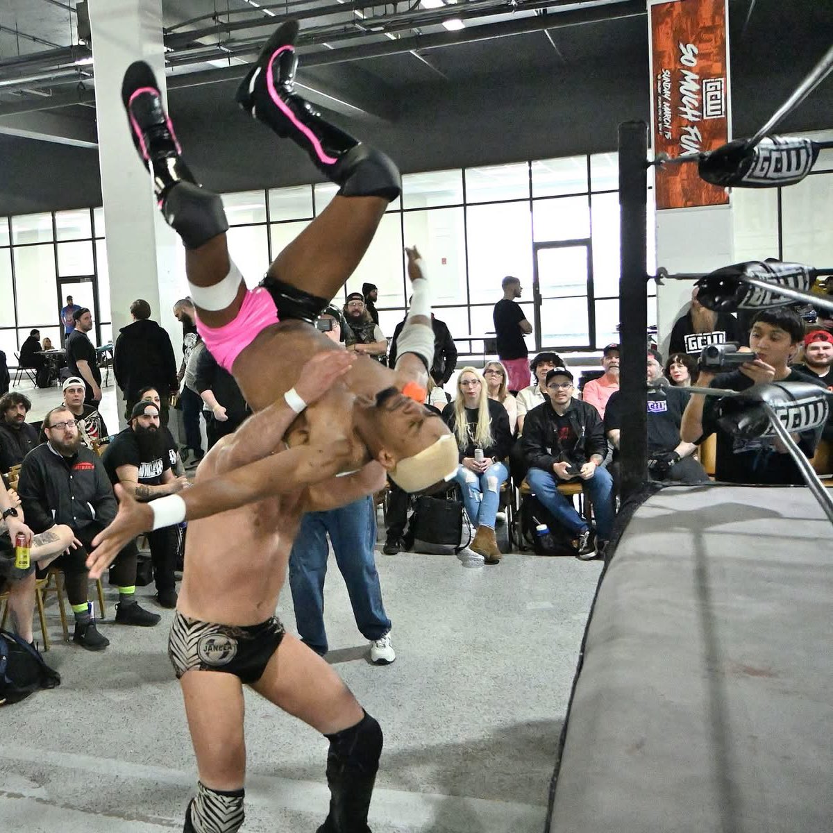 𝔪𝔞𝔩𝔠𝔯𝔦𝔞𝔡𝔬 tweet media