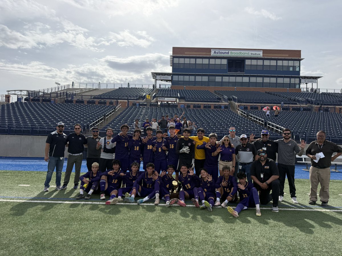 Burges_Mustangs's tweet photo. Great Day to be a Mustang! 
Keep it going! Final 4
@kmericks1 @jason_yturralde @EPISDathletics @Fchavezeptimes @ELPASO_ISD @coachbernieluna https://t.co/MYLmwnkMFC