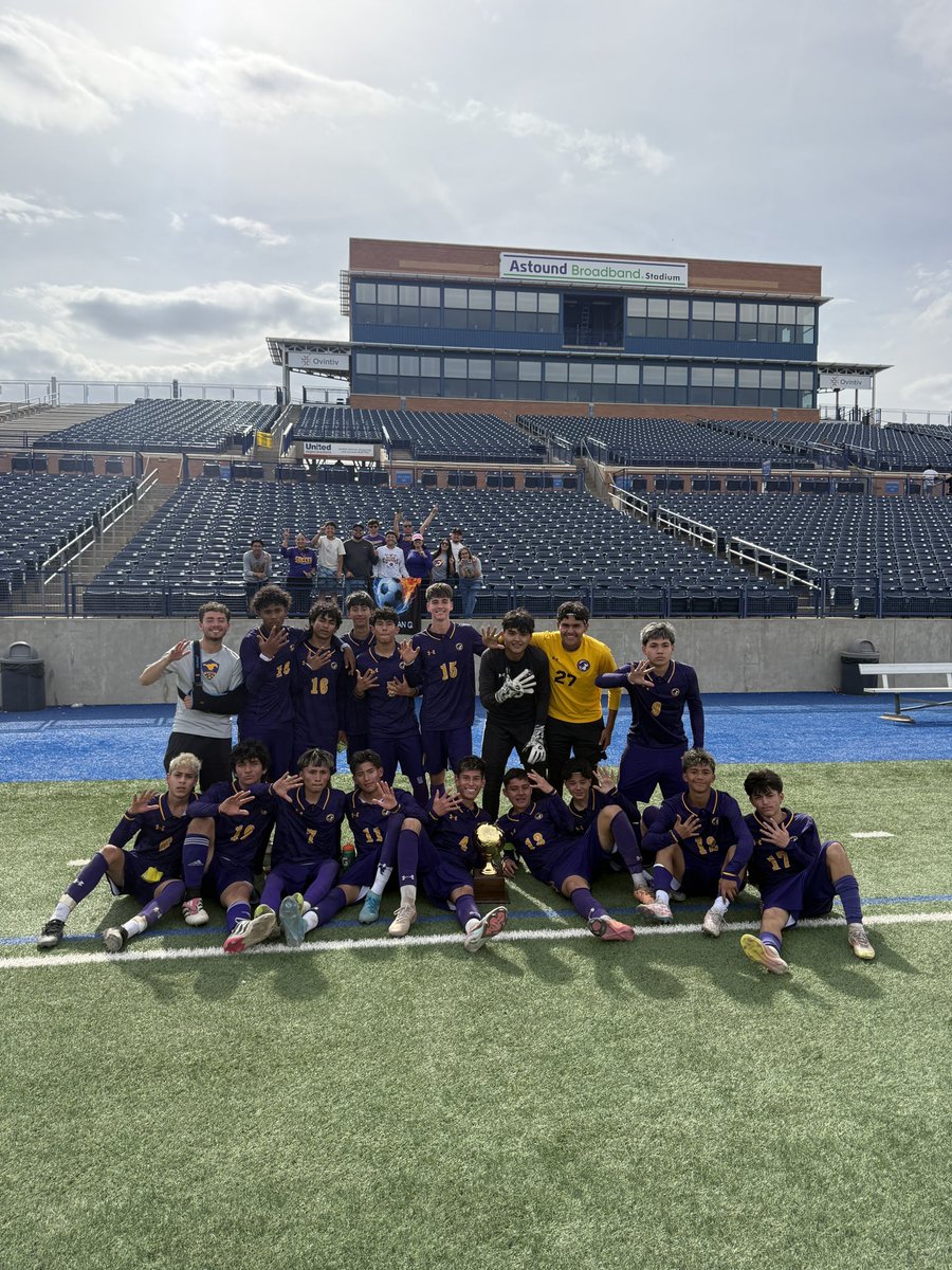 Burges_Mustangs's tweet photo. Great Day to be a Mustang! 
Keep it going! Final 4
@kmericks1 @jason_yturralde @EPISDathletics @Fchavezeptimes @ELPASO_ISD @coachbernieluna https://t.co/MYLmwnkMFC