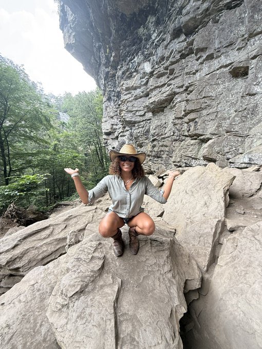 patriciawhittyy's tweet photo. Hiking and Horse riding is the way to my heart

#dmvfreaks #dcfreaks #hookup #horny #meetupfun https://t.co/iHqxdqprAv