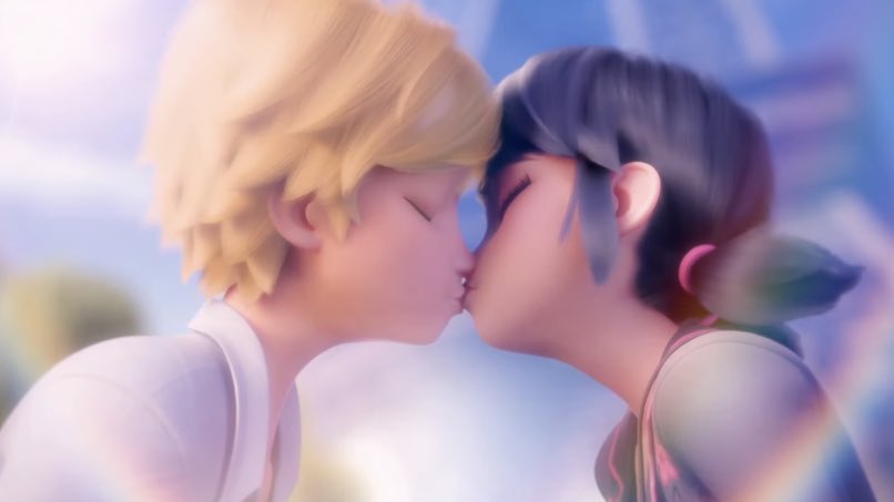 holly ୨ৎ tweet media