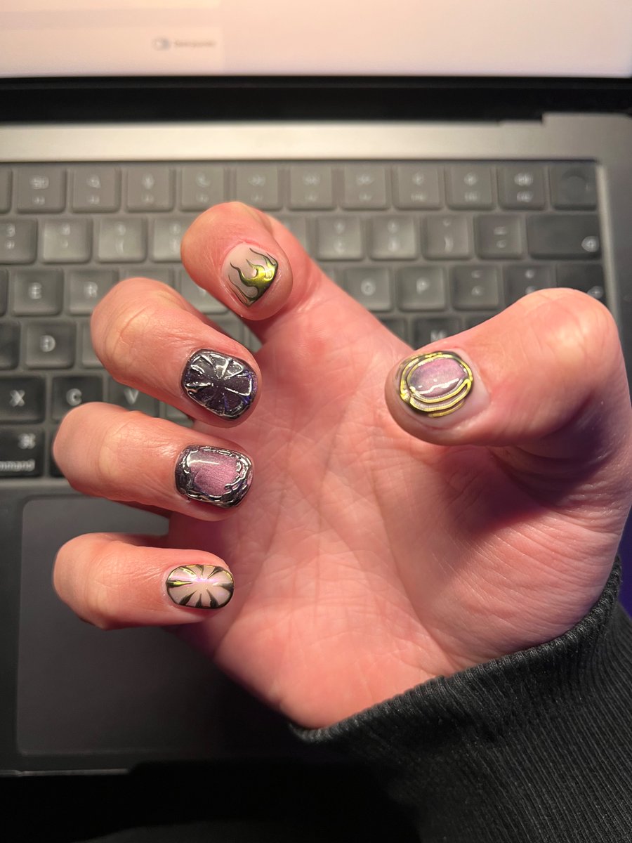 𝔥𝔞𝔫 𝔬𝔲𝔞𝔦𝔰 tweet media