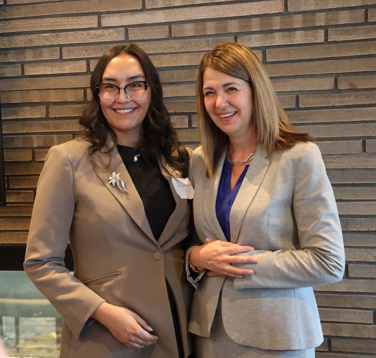 Duchess Lois Of Alberta tweet media