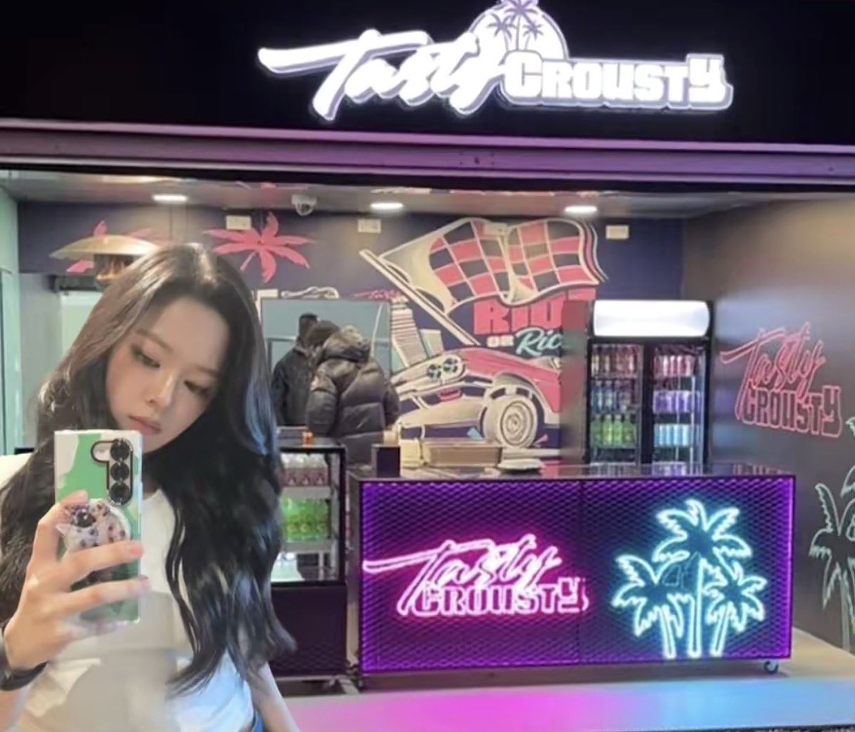 𝐬𝐚𝐬𝐡𝐚 🍓 tweet media