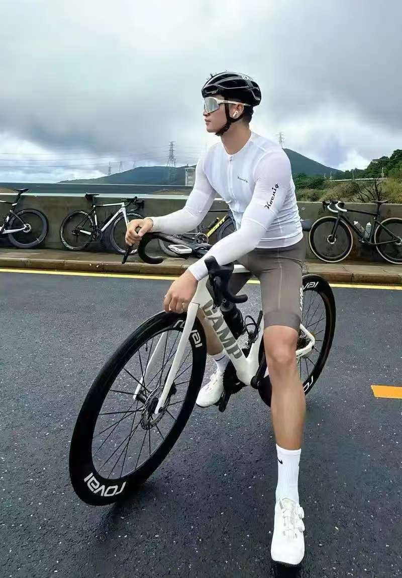 昆明十月FQ tweet media