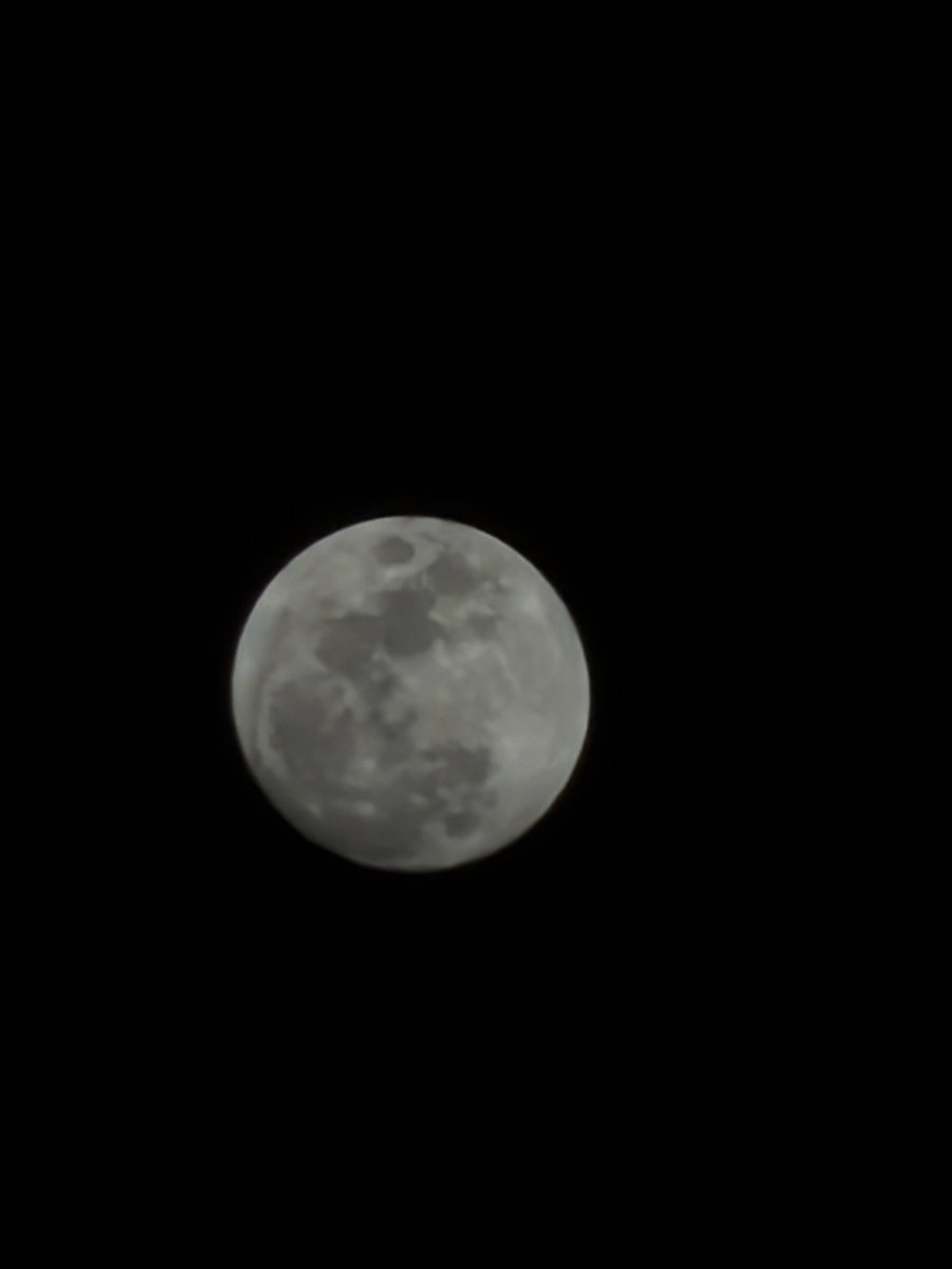 Danny125960's tweet photo. I had to get some @krispykreme #Artemis donuts in anticipation of tomorrow. And the Moon is just looking so nice and bright tonight in preparation for its visitors really soon 🚀🚀🚀 https://t.co/OfuHJt5zGY