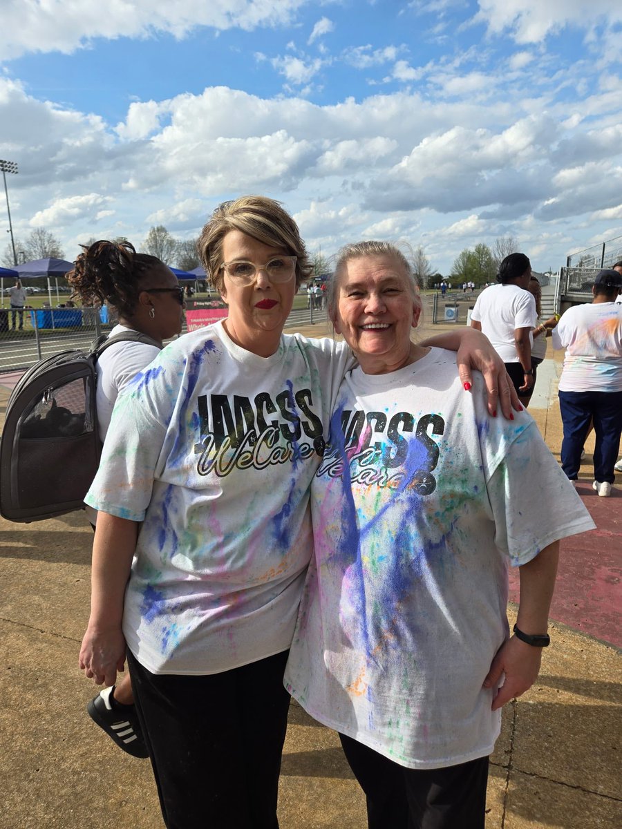 Denmark1945's tweet photo. And just like thatโฆwe made memories in FULL COLOR! ๐
Our District Color Walk/Run was everything fun, energy, and Tiger pride all in one! ๐๐
#DenmarkStrong #ColorRunRecap #WeCare https://t.co/24FQUVP5W7
