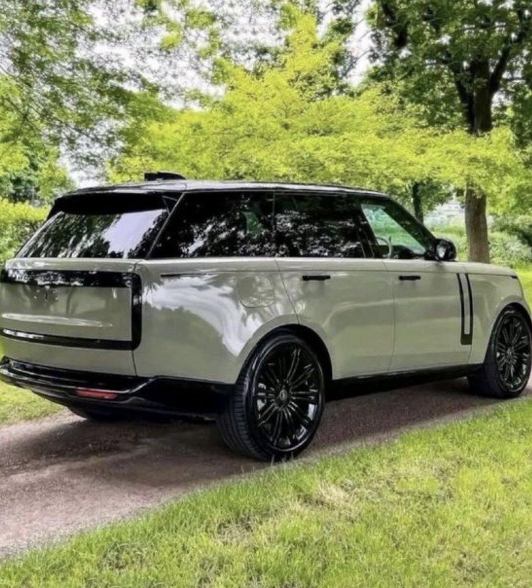 Which job can get you this car in 3 months?🤔