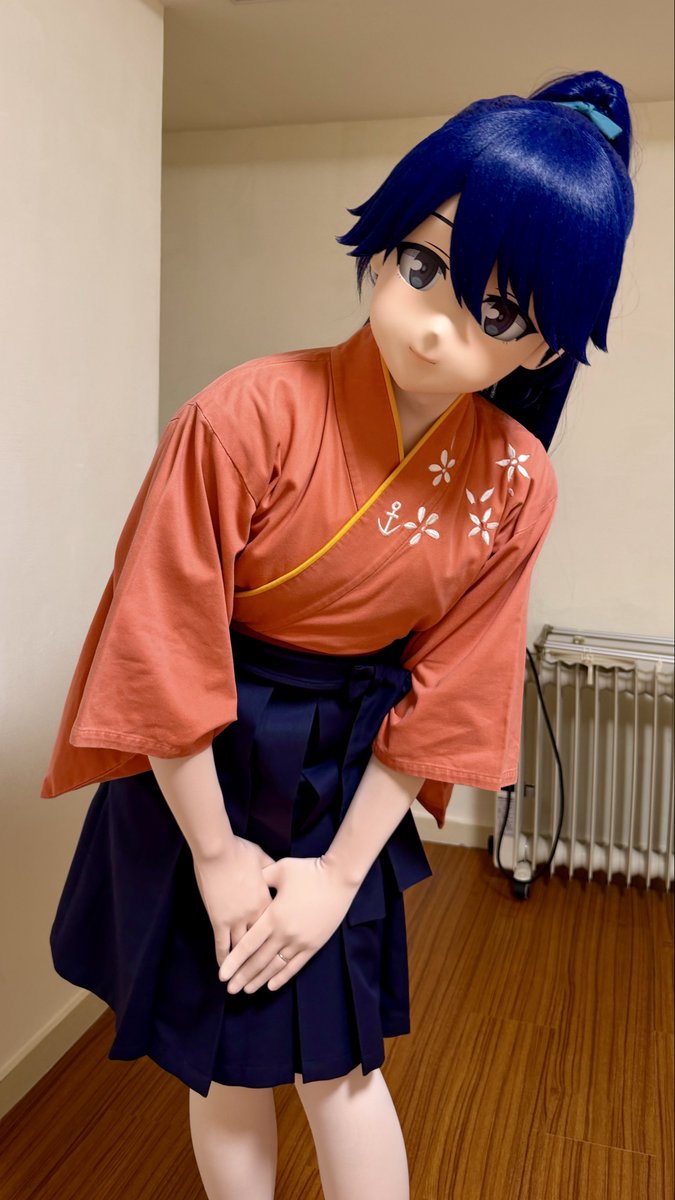 Mokushika's tweet photo. 「鳳翔さん、若返った」

鳳翔改、迎えました！
豪華王様この10年間の進歩を
よく感じしております。

ご製作ありがとうございました！

そして、指輪は本物ですよ✨

📸：妻／提督 https://t.co/BbU8E72HGa