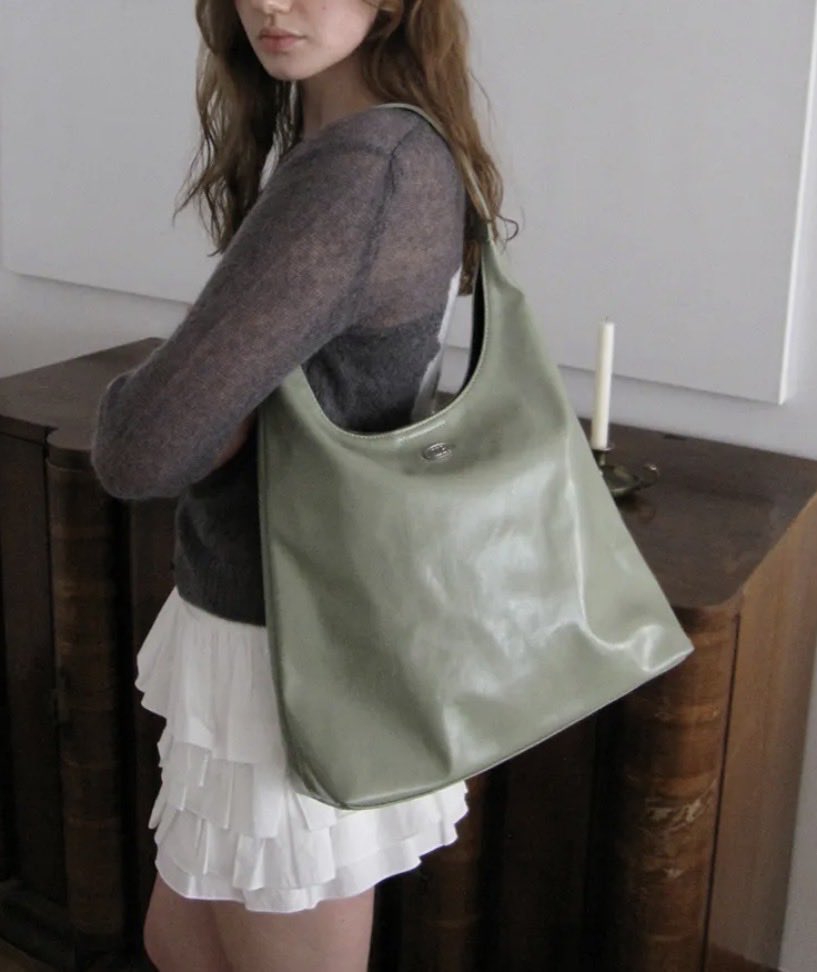 이 가방들이 지금 31000원 이라는게 믿기지 않음 (positive)