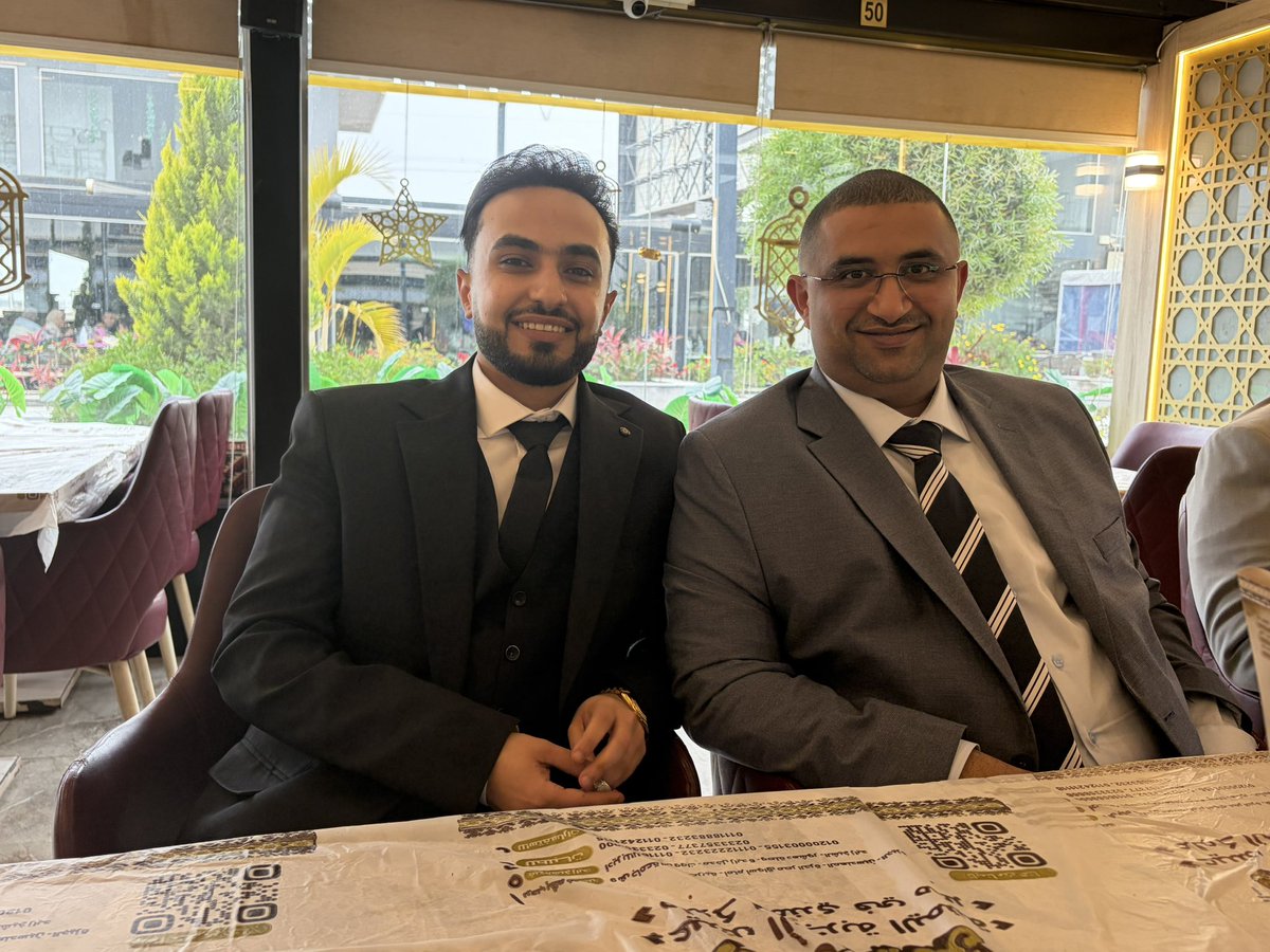 صورة مع العريس بعد الزحمة

بارك الله لكما وبارك عليكما وجعل أيامكم كلها فرح وسرور

حافظ عبدالرحمن معزب