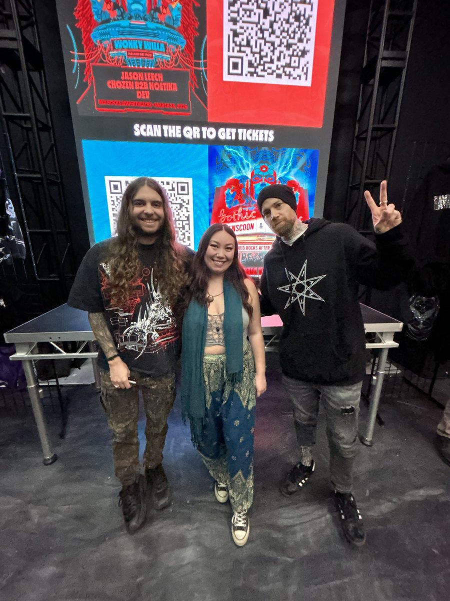 mayebeehan's tweet photo. can’t say thank you enough for how much you do for this community. you put your heart into this project and it really showed💜 had the best first RR show https://t.co/xlU5qrZSsM