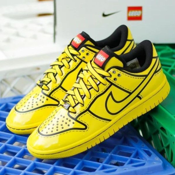 KicksFinder's tweet photo. Ad: The ball’s in your court as the little ones step out in this hoops classic. Available via Nike US
LEGO x Kids Nike Dunk Low Collection
Use code LASTSHOT for 20% OFF + FREE shipping ($122 Retail)

Tour Yellow ($97.60)
>> https://t.co/M4EpYobe9s
Sail/Black ($97.60)
>> https://t.co/yFspOvd31j
White/Brave Blue ($101.60)
>> https://t.co/OUyAYfgLv6