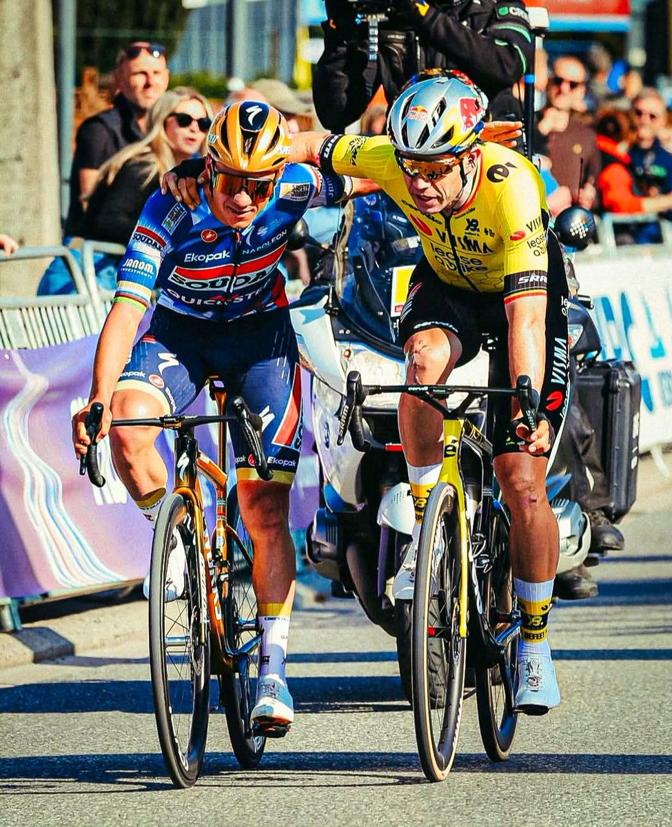 LeCyclismebelge's tweet photo. 🚨 𝙍𝙀𝙈𝘾𝙊 𝙀𝙑𝙀𝙉𝙀𝙋𝙊𝙀𝙇 🇧🇪 𝙋𝙍𝙀𝙎𝙀𝙉𝙏 𝙎𝙐𝙍 𝙋𝘼𝙍𝙄𝙎-𝙍𝙊𝙐𝘽𝘼𝙄𝙓 🪨 𝘾𝙀𝙏𝙏𝙀 𝘼𝙉𝙉𝙀𝙀 !!! 🤯🎯✨️

En effet, le belge a déclaré vouloir prendre 2 places VIP dans le vélodrome pour assister à la victoire de Wout Van Aert 🇧🇪🏆⭐️

𝑳𝑬𝑮𝑬𝑵𝑫𝑬 👑
#PR26 https://t.co/cAcd9kDaXu