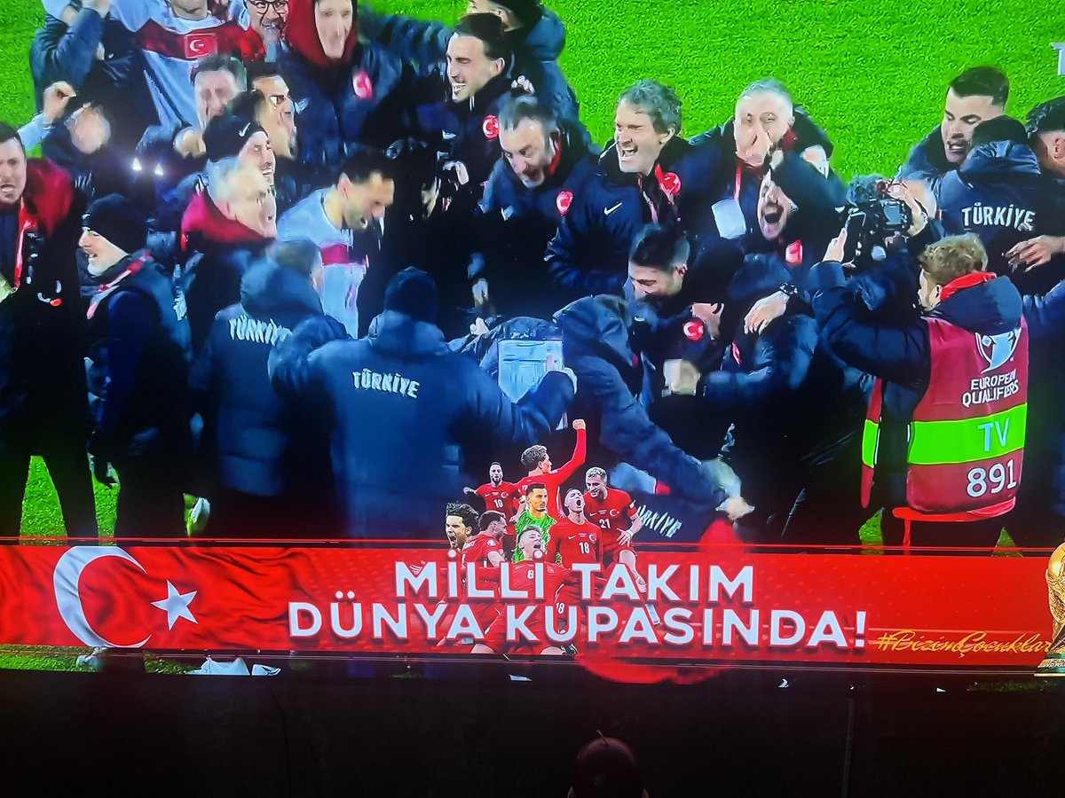 ibrahimguven55's tweet photo. Tebrikler #BizimÇocuklar 
🧿💪❤️🇹🇷🏆🇹🇷🏆🇹🇷❤️💪

Türk Millî Takımımız, 24 yıl sonra Dünya Kupası'nda

#BizimÇocuklar🇹🇷 #FIFAWorldCup https://t.co/H9ZJP6b4gx