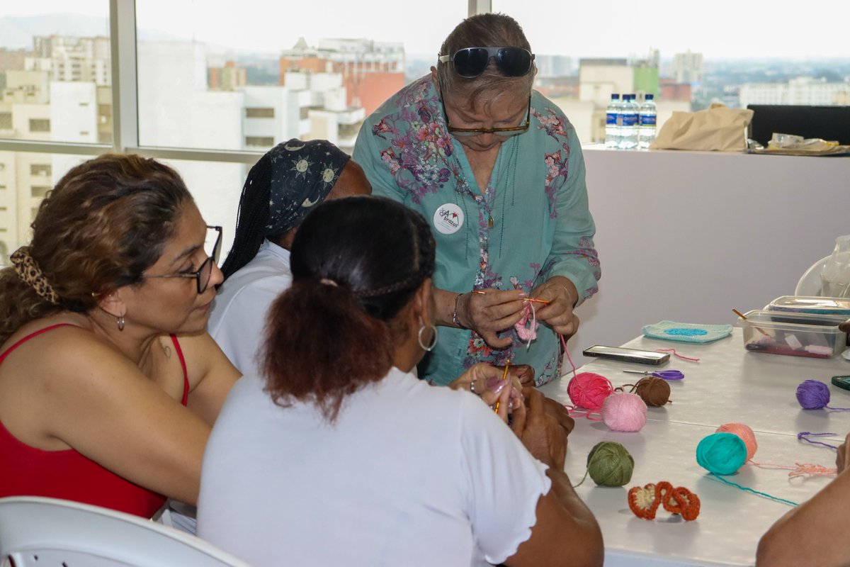 Clínica de Occidente Cali tweet media