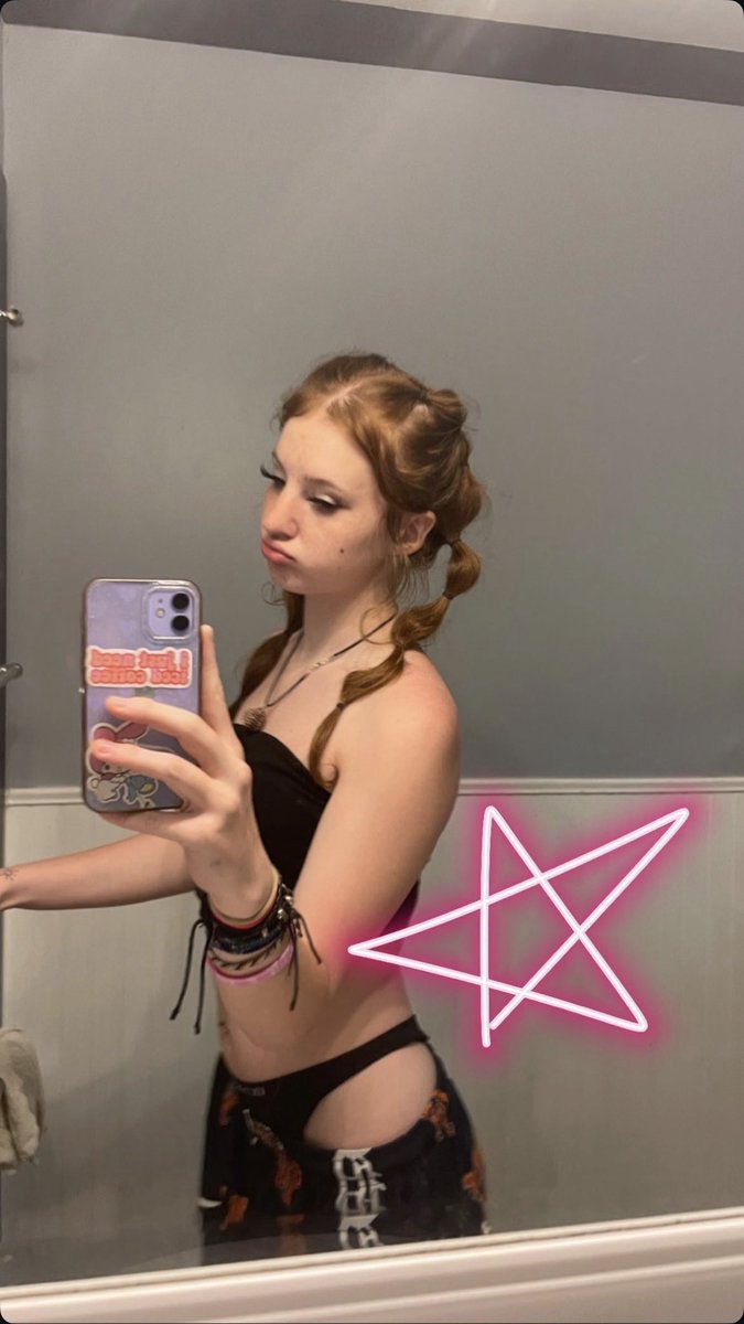 Valeriee tweet media