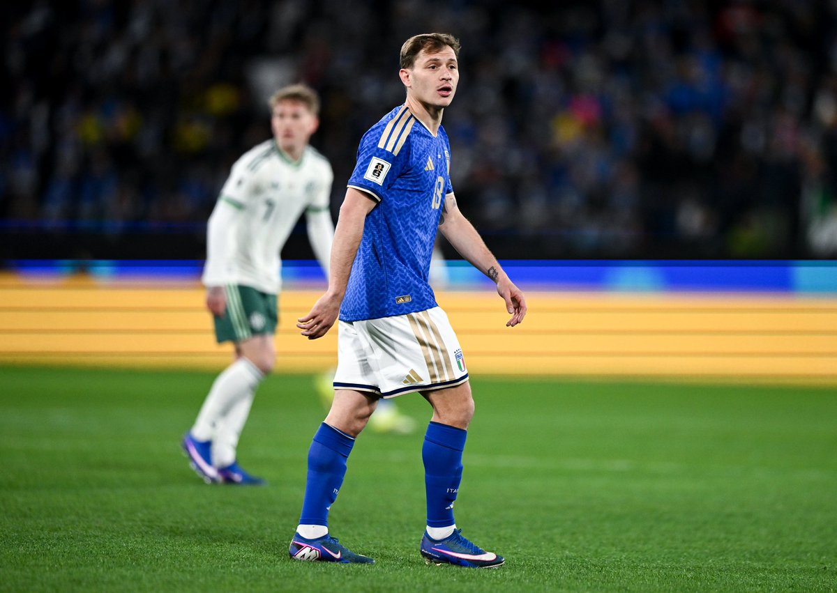 ActuFoot_'s tweet image. Le nombre de joueurs qui n’ont toujours pas disputé de Coupe du Monde avec l’Italie… 😫

🇮🇹 Gianluigi Donnarumma
🇮🇹 Alessandro Bastoni
🇮🇹 Nicolo Barella 
🇮🇹 Sandro Tonali
🇮🇹 Moïse Kean
🇮🇹 Manuel Locatelli
🇮🇹 Federico Dimarco
Etc etc…