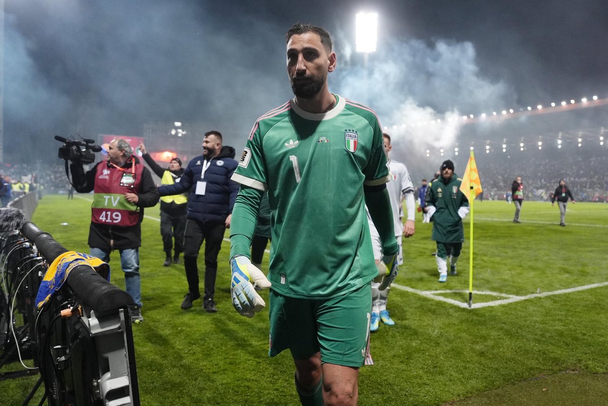 ActuFoot_'s tweet image. Le nombre de joueurs qui n’ont toujours pas disputé de Coupe du Monde avec l’Italie… 😫

🇮🇹 Gianluigi Donnarumma
🇮🇹 Alessandro Bastoni
🇮🇹 Nicolo Barella 
🇮🇹 Sandro Tonali
🇮🇹 Moïse Kean
🇮🇹 Manuel Locatelli
🇮🇹 Federico Dimarco
Etc etc…