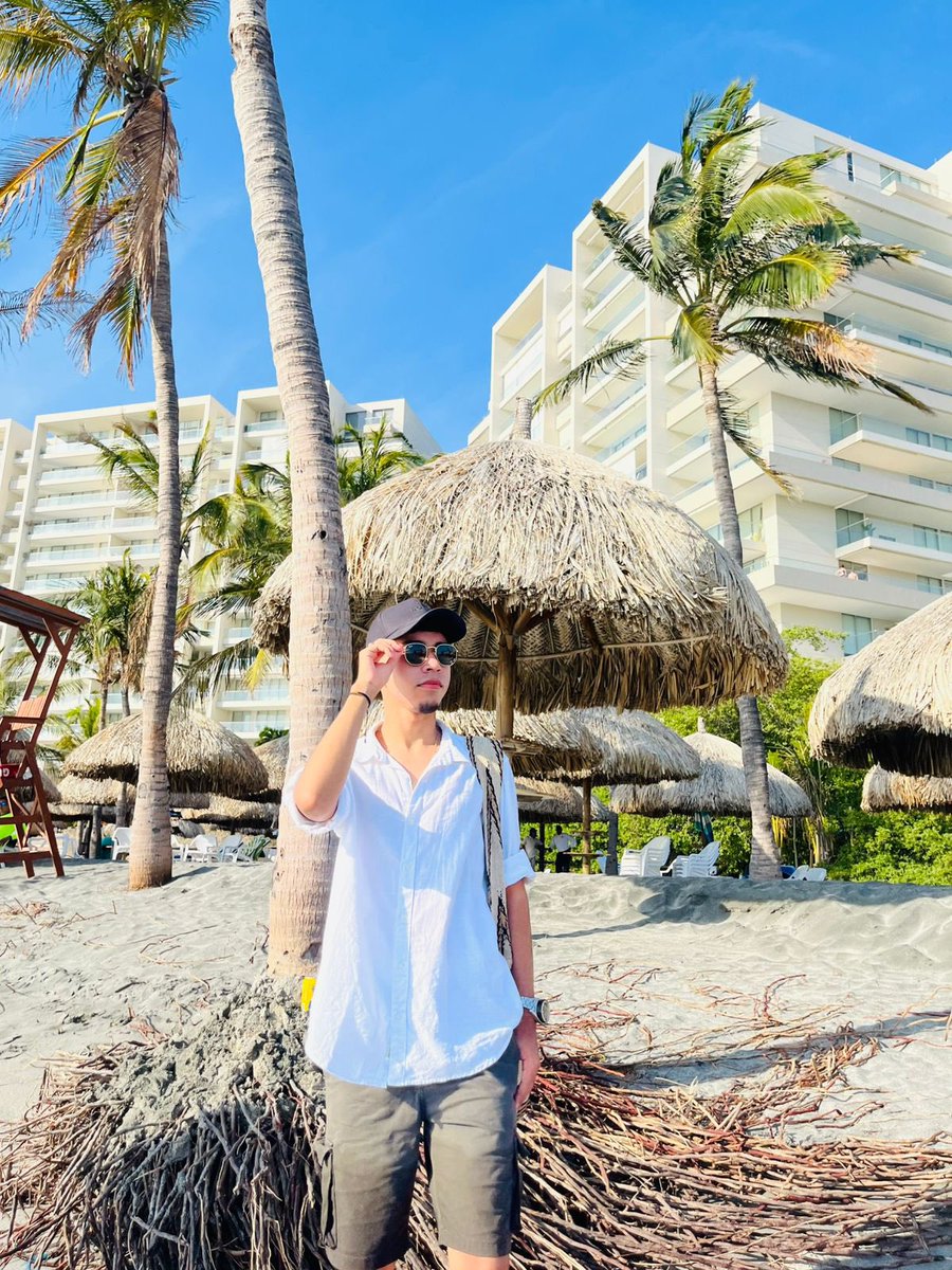 gabriel_dlrp's tweet photo. Los dos en Santa Marta, un vallenato en la playita 🏝️☀️🫠💘🌊 https://t.co/KLnW3qqRdk