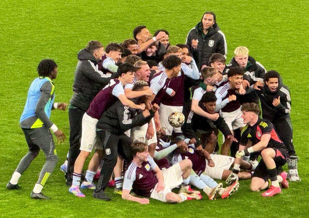 APCAFC's tweet image. #THISTIMELASTYEAR
Aston Villa 1 Manchester United 1
Aston Villa won 3-1 on penalties 
#RoadtotheFAYouthCupFinal