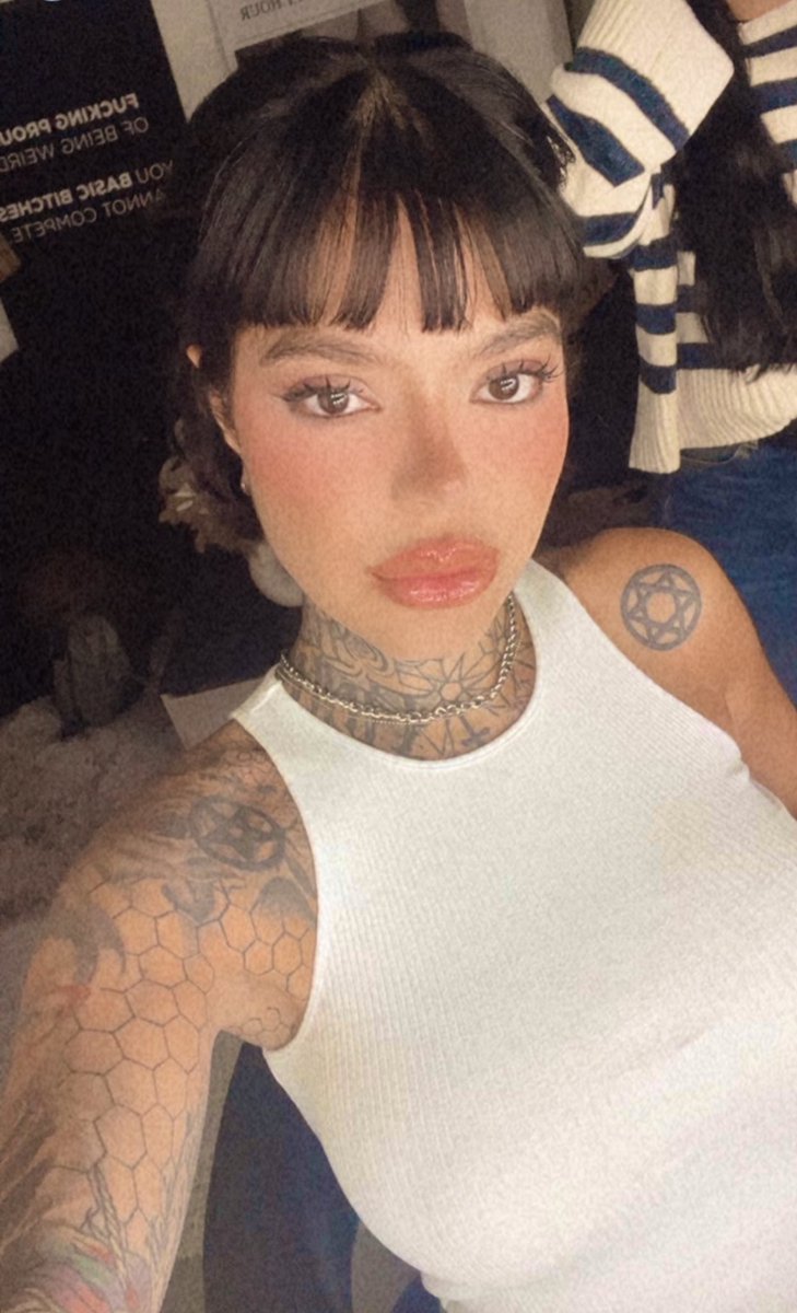 Valeria S tweet media