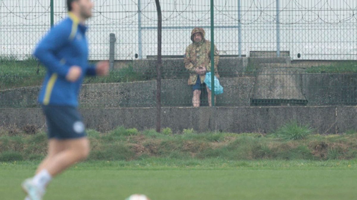 Imagine sending someone to spy on Bosnia and still losing. Italian football is cooked 😭