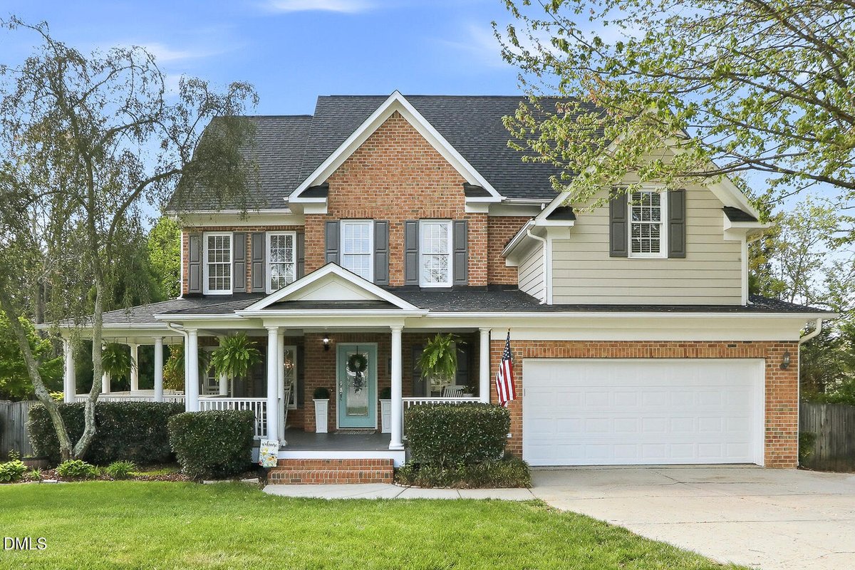 LindaTrevorCo's tweet image. FOR SALE! Beautiful Classic Home in Haddon Hall!

706 BRITTLEY WAY
Apex, NC 27502
Beds: 4
Baths: 2 (full) | 1 (half)
Acres: 0.22
Sqft: 3,115
$775,000

realestate.lindatrevor.com/tmls/1-1015651…

#ApexNC #Realtor #DetailsMatter