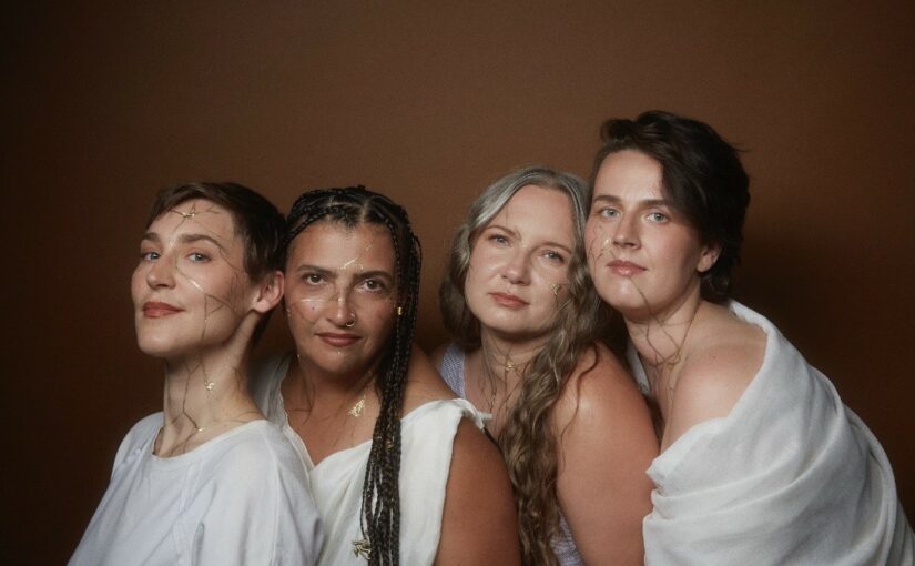 SeattleFolklore's tweet photo. (APRIL 5) Medusa Quartet. This string quartet draws on many styles &amp; instruments to cross-pollinate Middle Eastern, Scandinavian, Celtic, Appalachian, &amp; Eastern European string music.
Come hear them combine it all into something at once familiar and exotic
https://t.co/i0ArjiFJkv https://t.co/8DJxqaUhJc