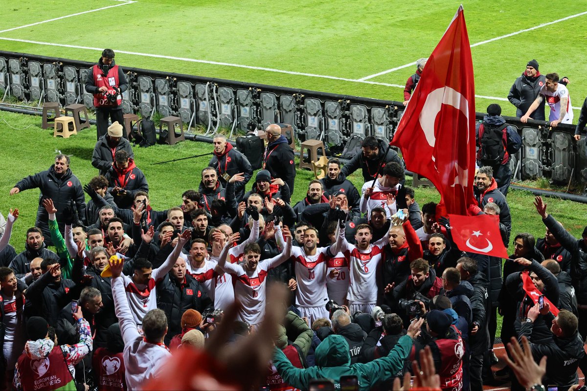 cnryuxel's tweet photo. Dünya Kupasındayız.. Tebrikler Milli takım #KosovaVTürkiye https://t.co/Oywhjs4D47