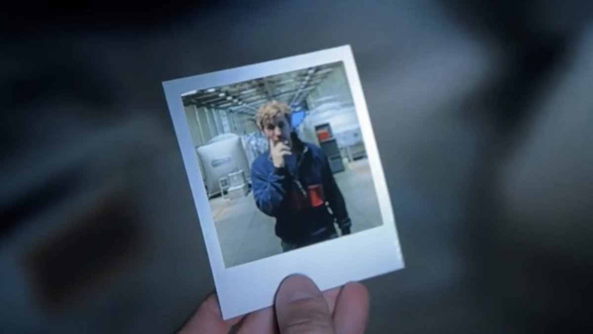LostAtC_'s tweet photo. Not to cornplate but Grace’s pose for  the Polaroid felt so specific and familiar to me a huge science nerd 

It’s been bugging me for days but I finally realised it reminds of the pose Tesla does in a few of his photos https://t.co/kkNRWapJrB