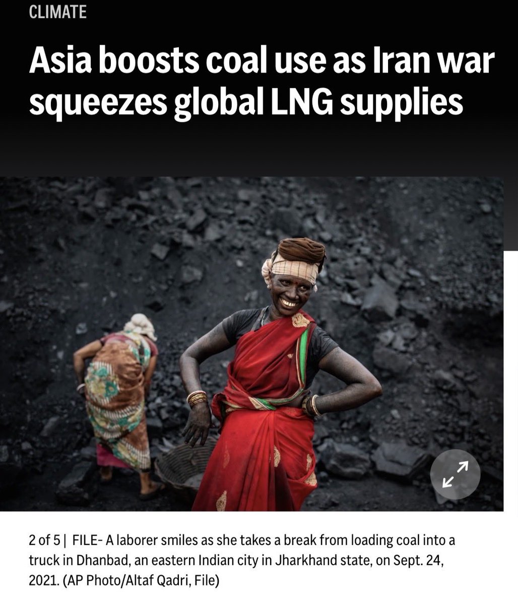 Fresco_Solution's tweet photo. Laboring to secure coal for energy; Women as laborers. Two key themes this last day of #WomenHistoryMonth. #GenderEquity and #Decarbonization are interlinked and fundamentally lacking. https://t.co/9wJtWFQlRq