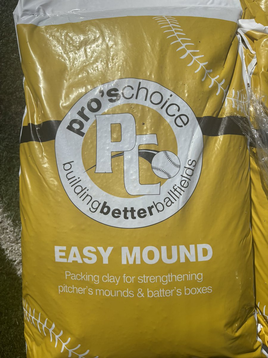 Ryan_Anderson96's tweet photo. One of the cool parts about this project is getting to test out different packing clays we haven’t used before on the mound and home plate. Would look to use these in our bullpens and at softball https://t.co/HCGW6YmtPe