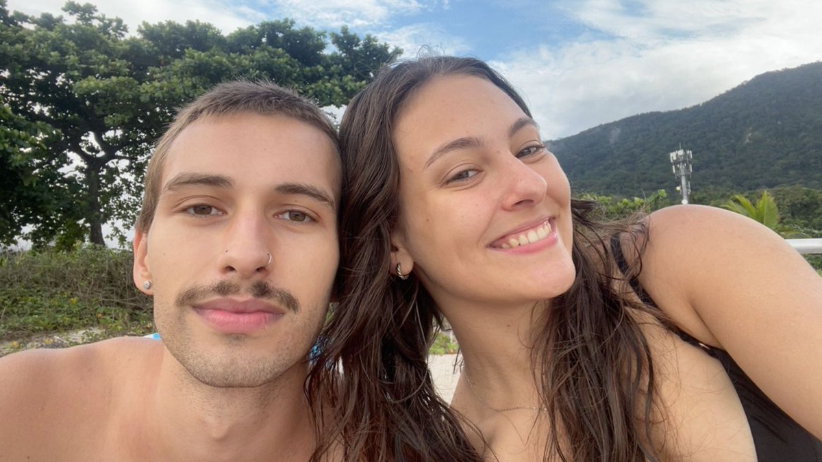 é o q dizem todo viado tem sua sapatona #lavendermarriage