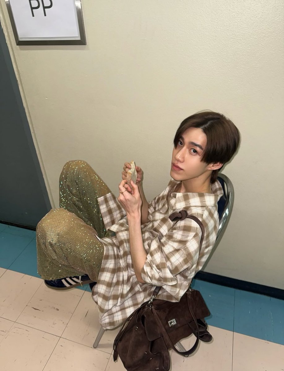 hourly pp tweet media