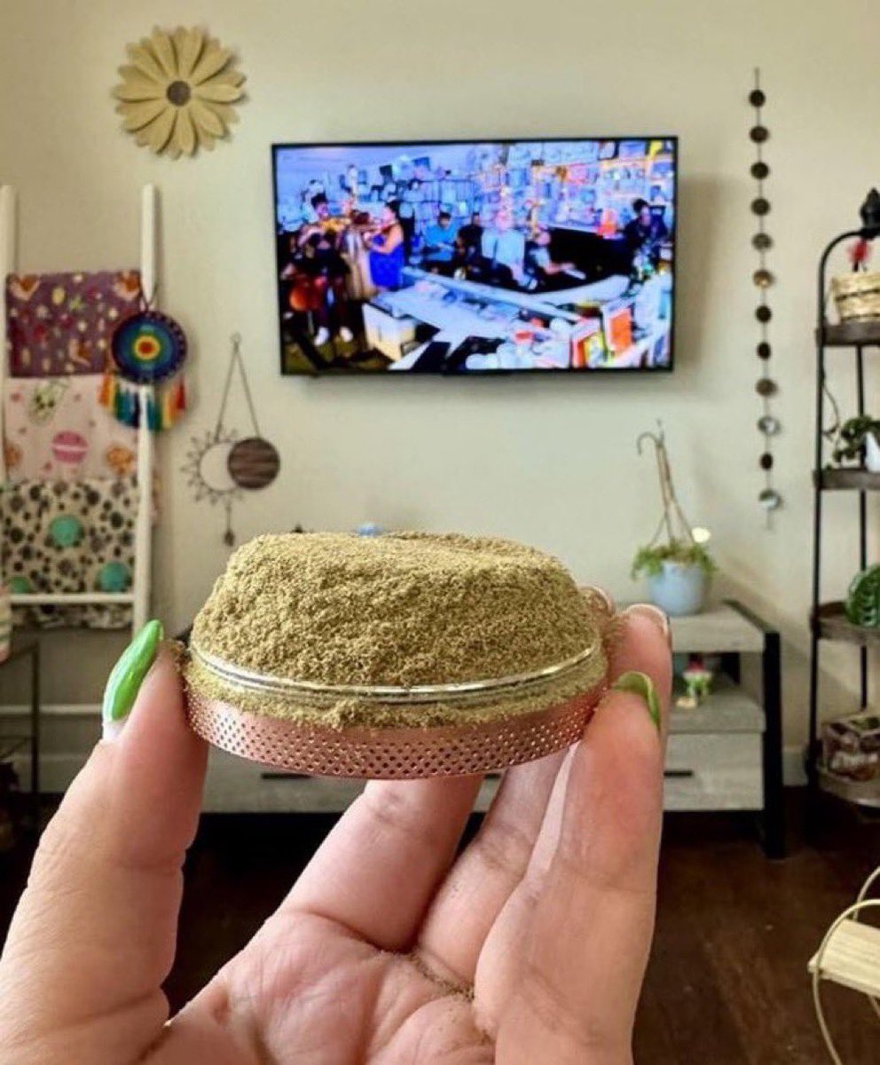 Stoner Barbie tweet media