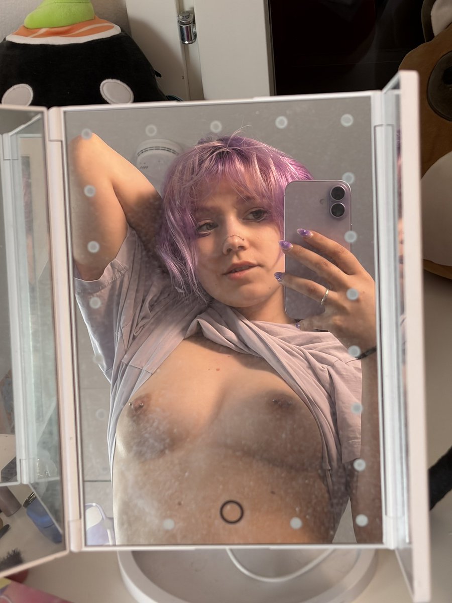 Mooshroomqueen tweet media