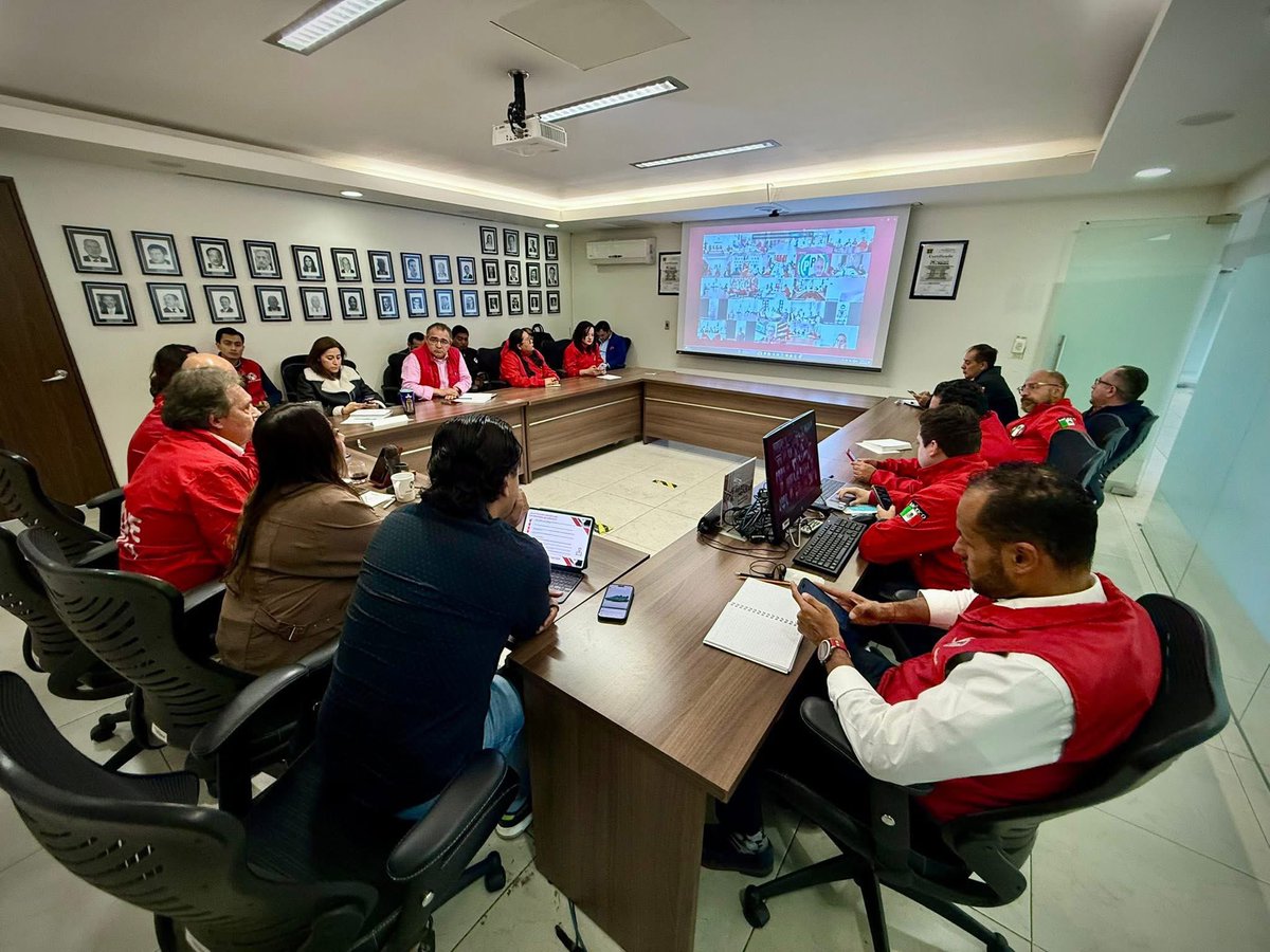 BernAntelo's tweet photo. Por indicaciones de @alitomorenoc, participamos en reunión nacional vía Zoom con Jorge Meade y dirigencias estatales.

Como presidente del CONALPRI, firmes y organizados para defender a México. 🇲🇽

#PRI #CONALPRI #DefensoresDeLaPatria https://t.co/rEOo4B756U