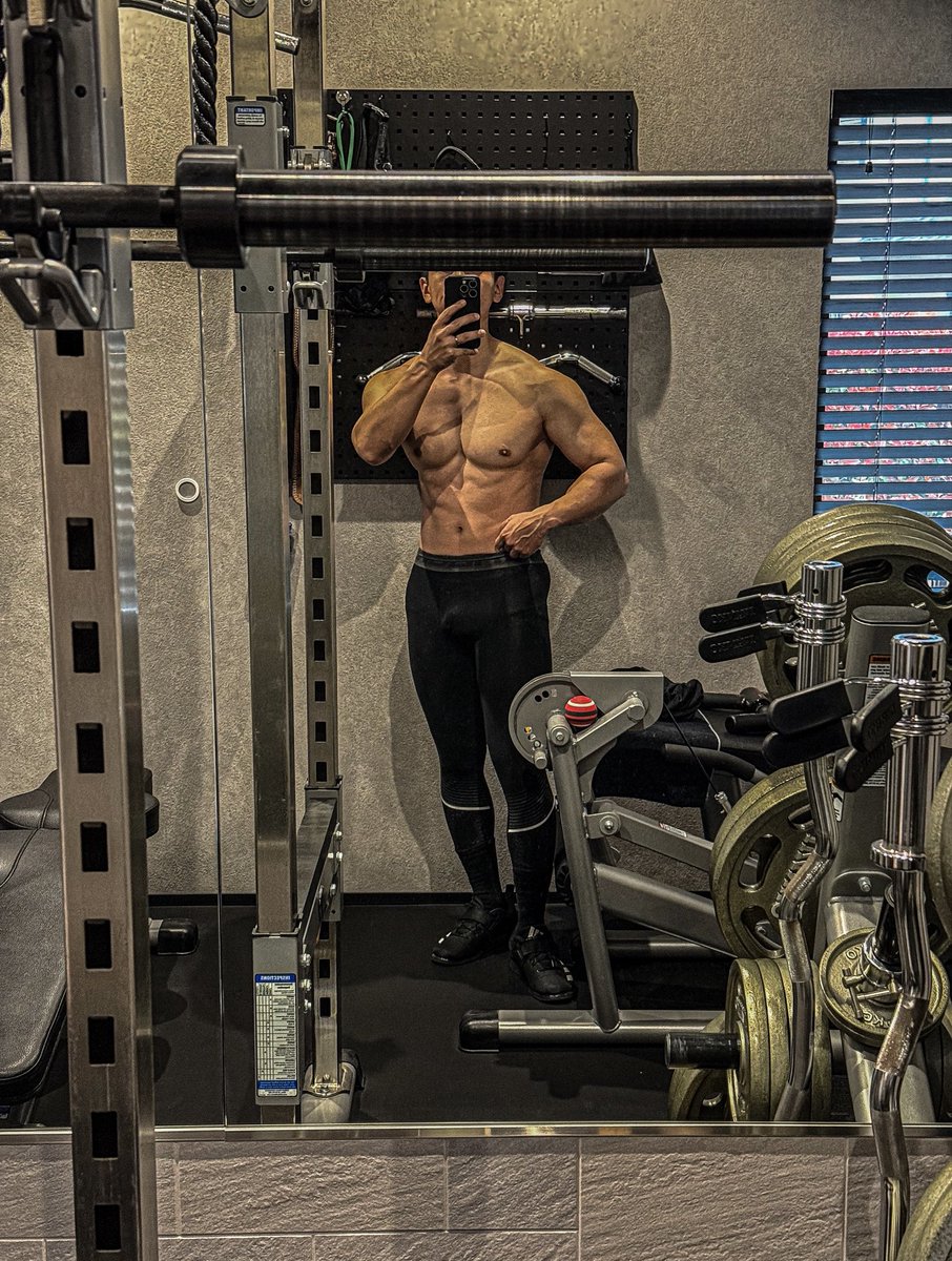 333triceps's tweet photo. 年度末に飲みすぎて弛んだ身体を。 https://t.co/e4OVGNlW6R