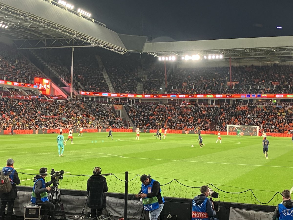 MichielGroot74's tweet photo. Hoppa! #weernietverloren We zullen toch niet meer veel ploegen tegenkomen die met trots en passie voetballen op weg naar de wereld cup? #koemanin #makaan #oranje #kampioenen #nedecu #nederland #ecuador #worldcup #rustaaaagh 
Nederland - Ecuador 1-1 #groundhopping https://t.co/aN33X5GhCW
