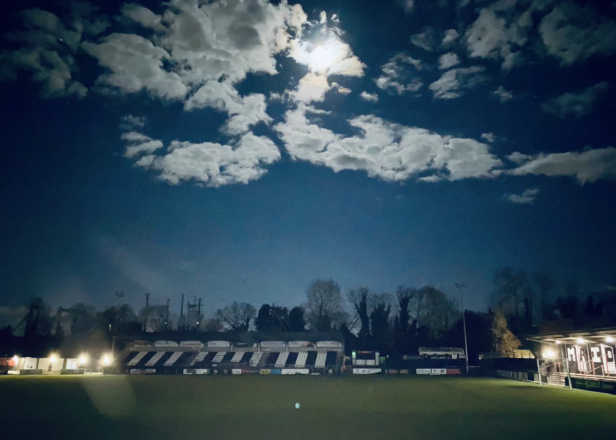 ɢᴏ  ᴍᴀᴅ  ᴏʀ  sᴛᴏᴘ  ᴄᴀʀɪɴɢ tweet media