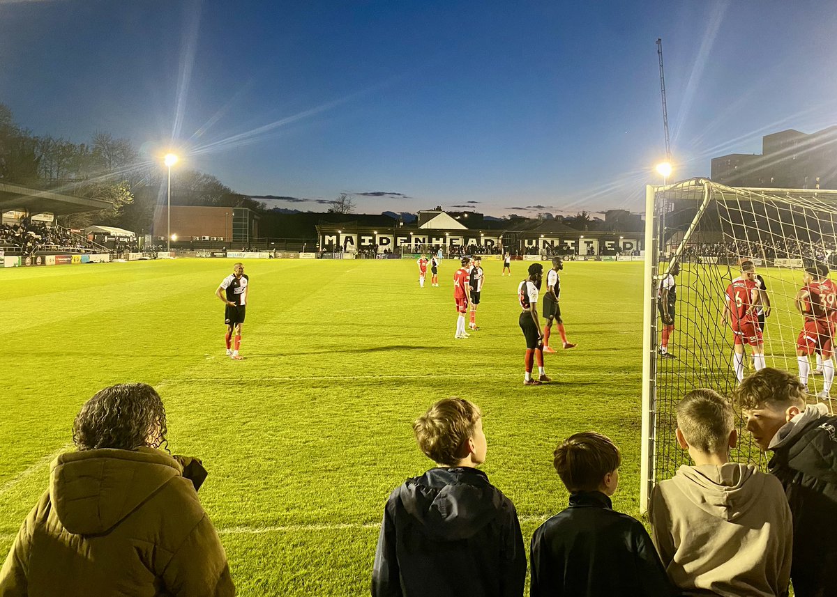 ɢᴏ  ᴍᴀᴅ  ᴏʀ  sᴛᴏᴘ  ᴄᴀʀɪɴɢ tweet media