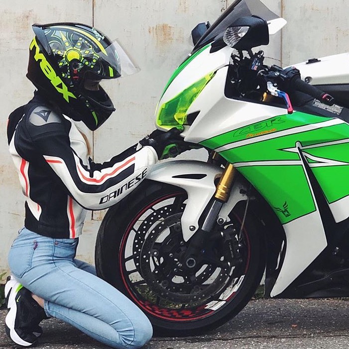MoreMotorcycles's tweet image. #Honda CBR 
#BikerGirl
