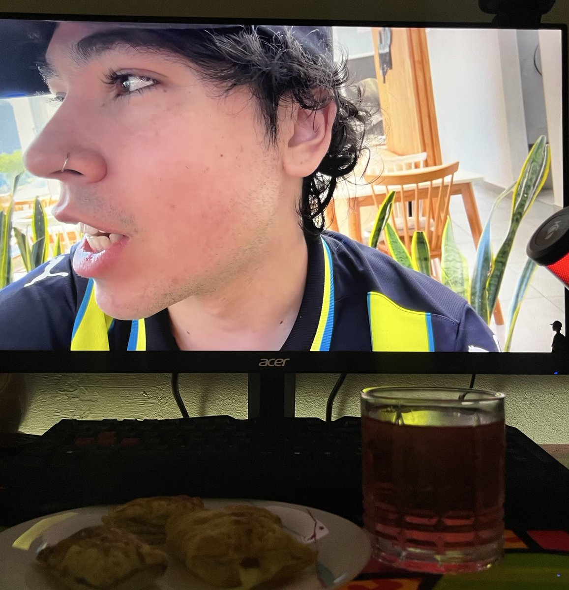 beck 🔸 tweet media