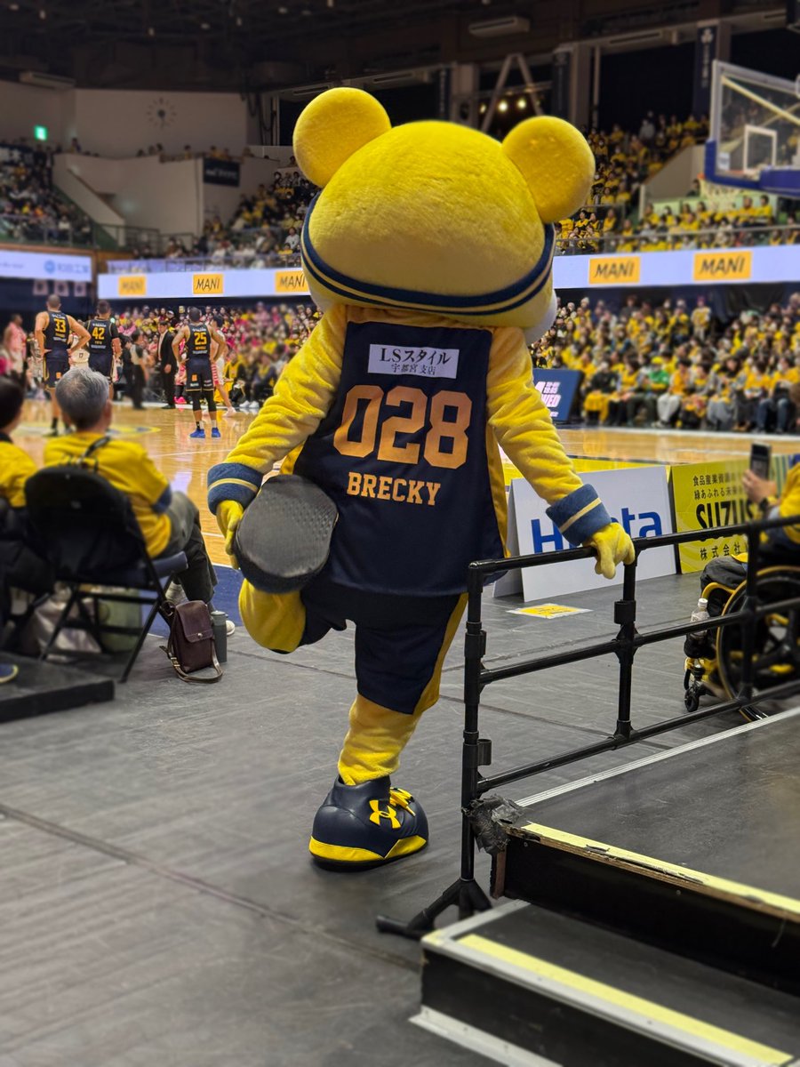 m67t_ba_so's tweet photo. 今年こそ🥇🐻🔥

#Bリーグマスコット
#ブレッキー10年目の覚悟 https://t.co/ygHvD4ETQC