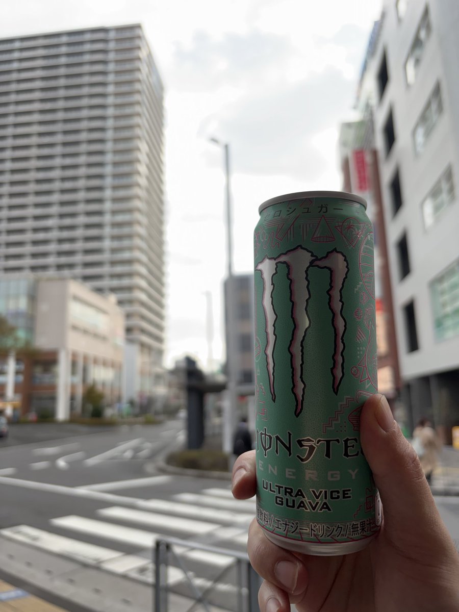 首なしキリン tweet media