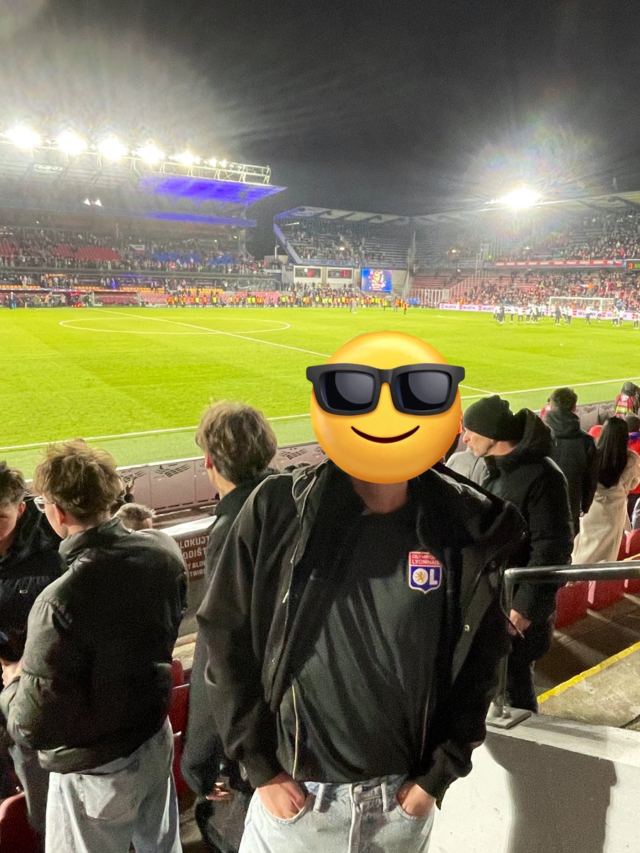 FcVolvic's tweet photo. Soirée historique à Prague et on y était…  
Merci pour les émotions Pavel. 
🇨🇿-🇩🇰
Thanks to @DestinaceFotbal for the ticket 🙌 https://t.co/4koXdYmGcs